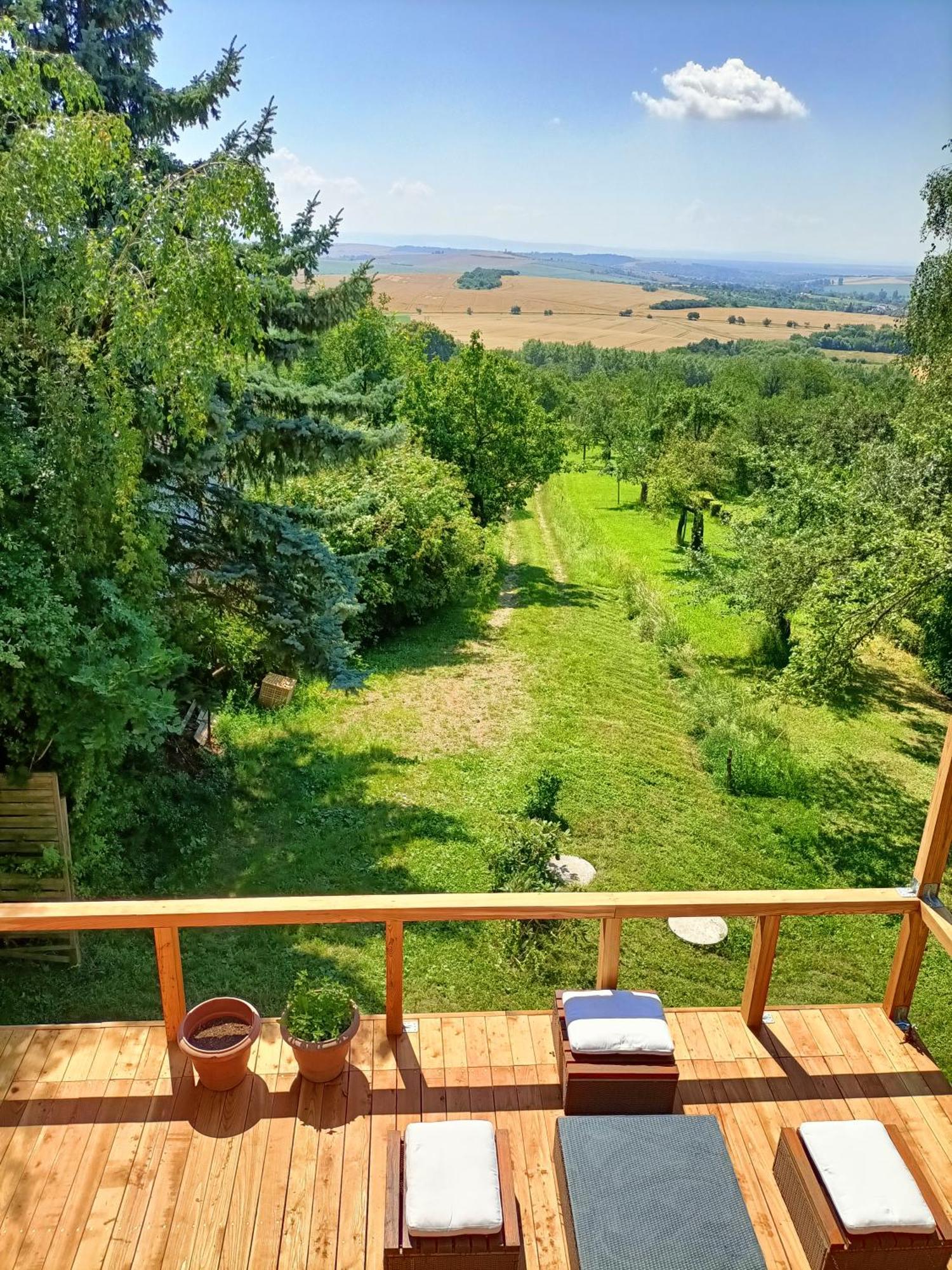 Vacation Home Pani Haje Moravany  Luaran gambar