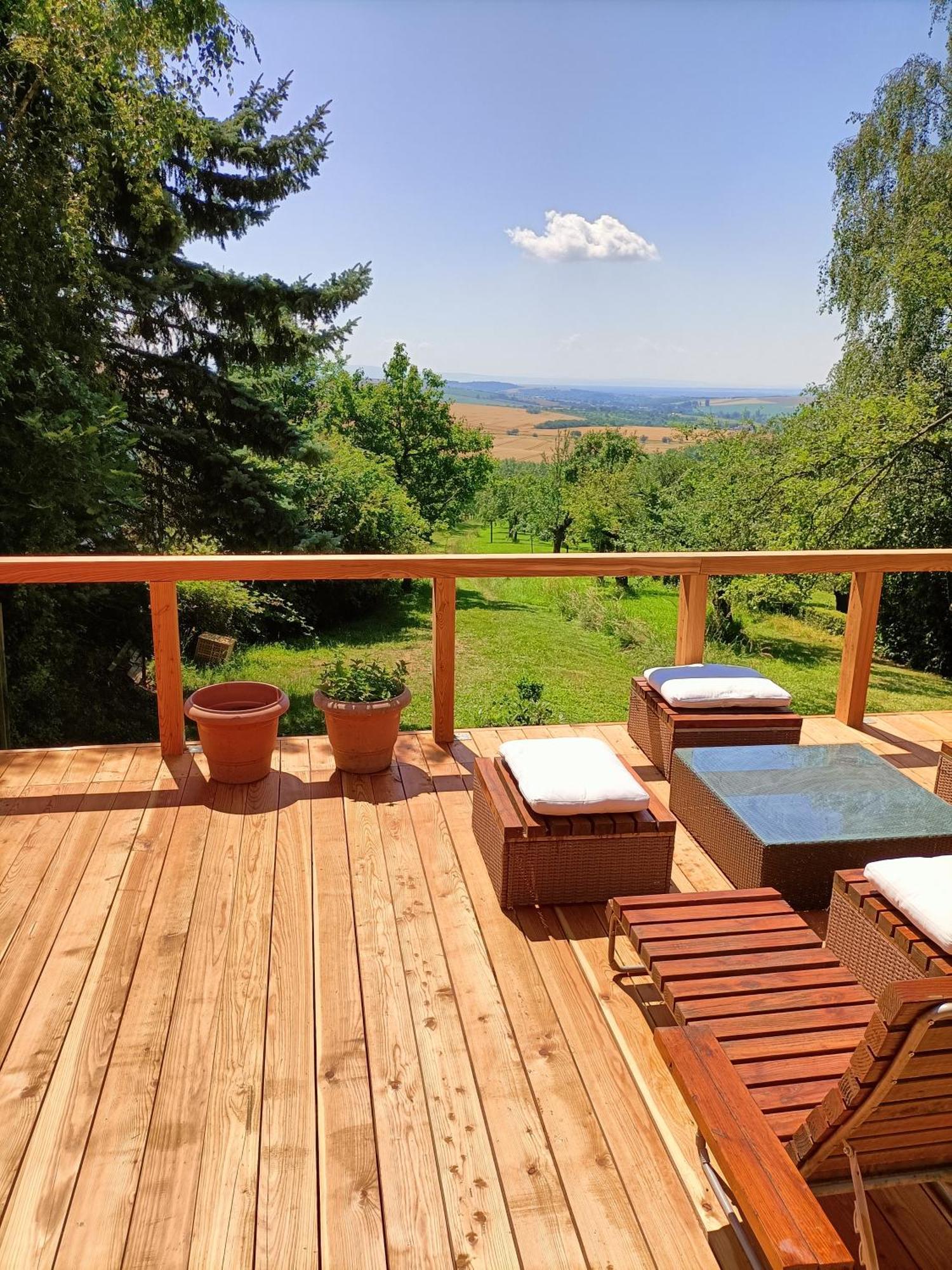 Vacation Home Pani Haje Moravany  Luaran gambar